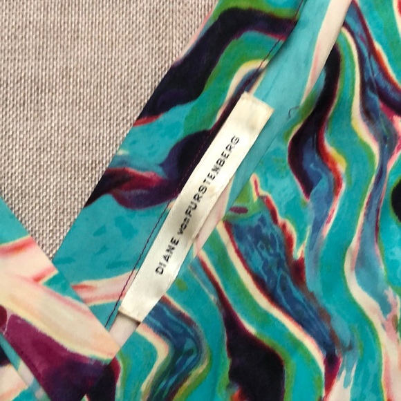 Top - Picture 2 of 3